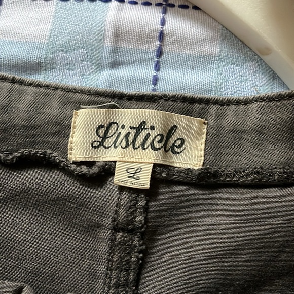 Listicle High Rise Shorts - Picture 2 of 3